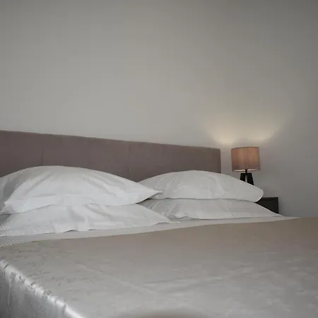 Dragovic דירה ברודאריצה