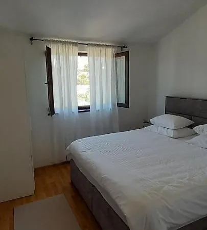 Dragovic * Brodarica (Sibenik-Knin)