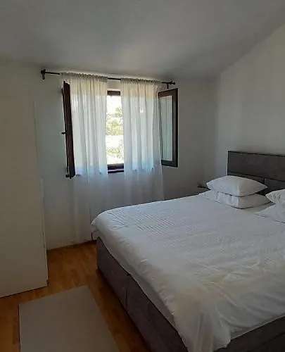 Dragovic * Brodarica (Sibenik-Knin)